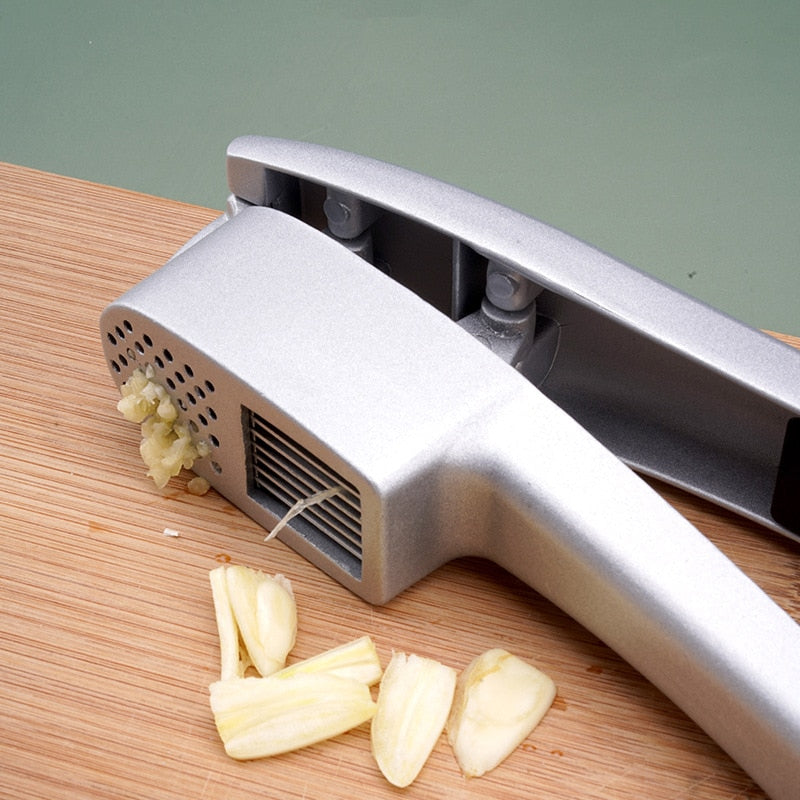 Manual Garlic Press Mincer 2 in 1 Garlic Clasp Chopper Slicer